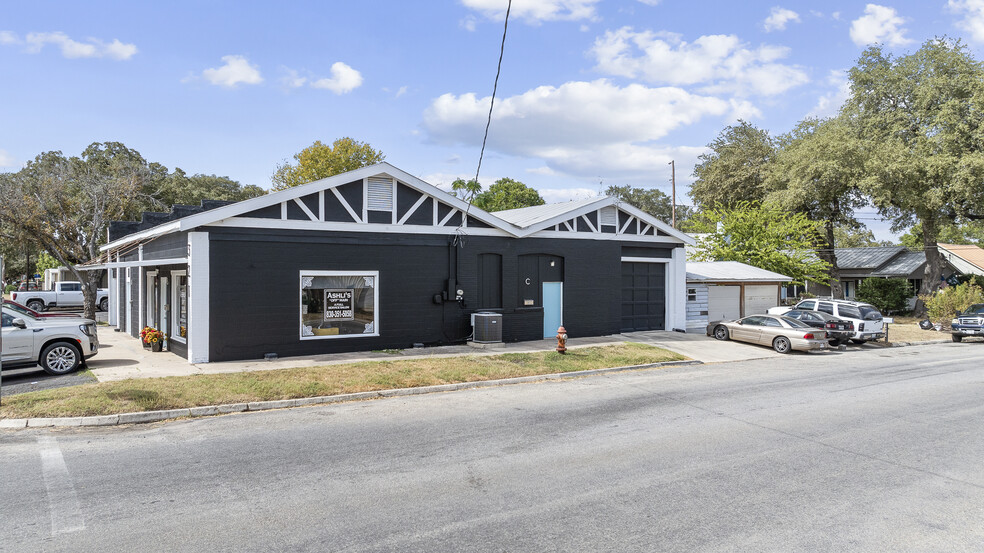 321 E Fannin St, Luling, TX en alquiler - Foto del edificio - Imagen 2 de 27