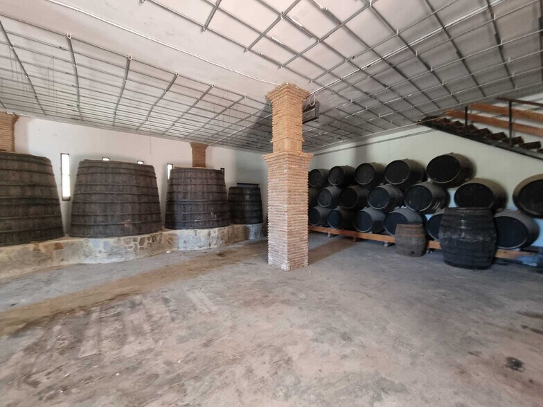 Nave en Torvizcón en venta - Foto del edificio - Imagen 3 de 30