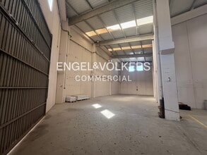 Nave en Montcada i Reixac, Barcelona en alquiler Foto del interior- Imagen 2 de 23