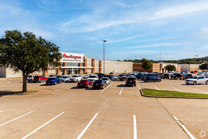 6801-7049 Ridgmar Meadow Rd, Fort Worth, TX en alquiler - Foto del edificio - Imagen 1 de 20