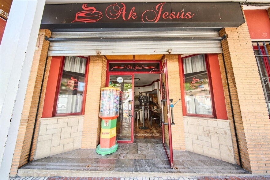 Local en Pinos Puente, Granada en venta - Foto del edificio - Imagen 1 de 30