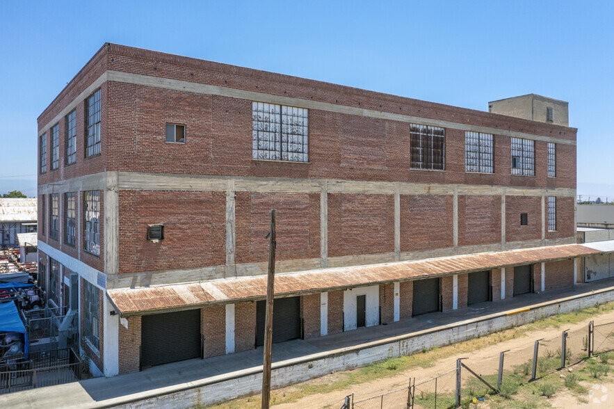 430 W Ventura St, Dinuba, CA en venta - Foto del edificio - Imagen 1 de 22