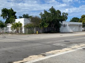 1085 NW 62nd St, Miami FL - Inmueble