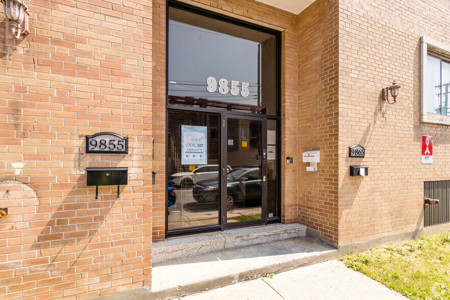 9855 Av De L'esplanade, Montréal, QC en alquiler - Foto del edificio - Imagen 3 de 5