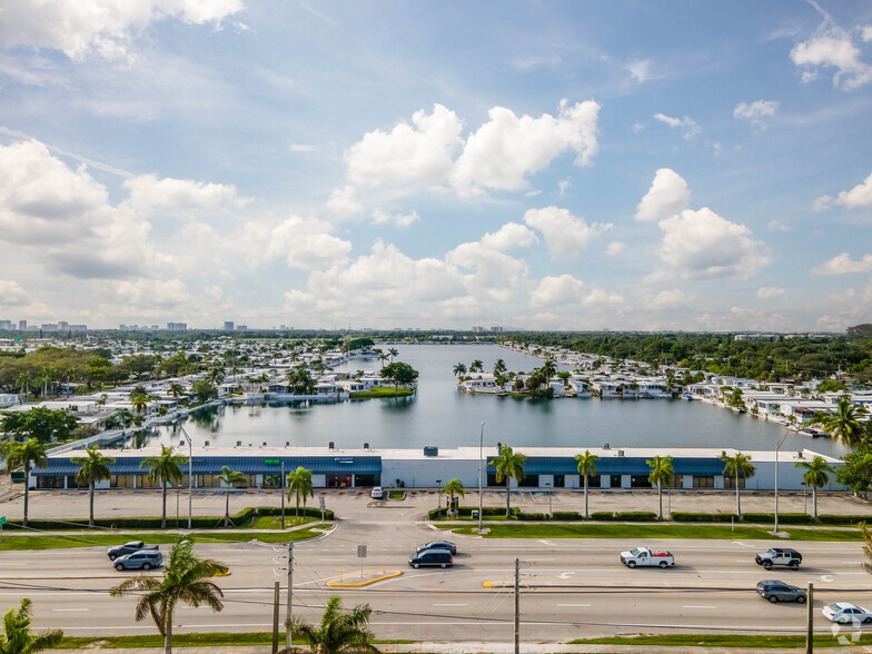 3192-3194 W Hallandale Beach Blvd, Hallandale, FL en alquiler - Vista aérea - Imagen 1 de 10