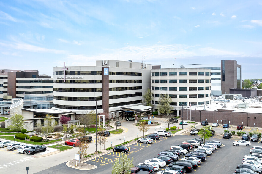 1555 Barrington Rd, Hoffman Estates, IL en alquiler - Foto del edificio - Imagen 1 de 4