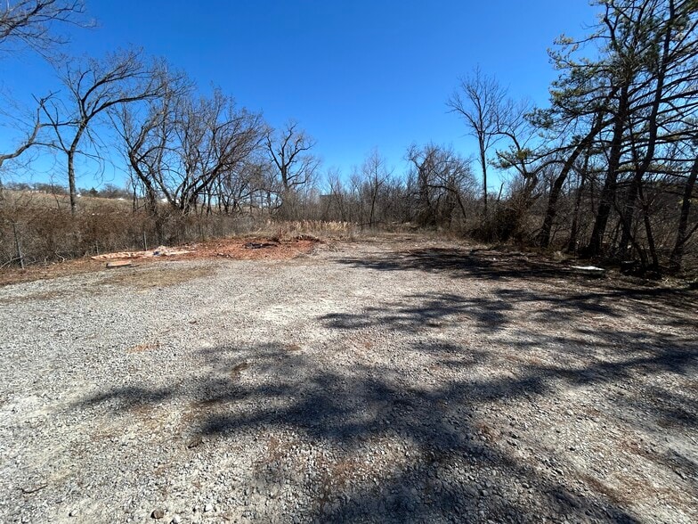 5220 S Anderson Rd, Oklahoma City, OK en alquiler - Foto del edificio - Imagen 2 de 5