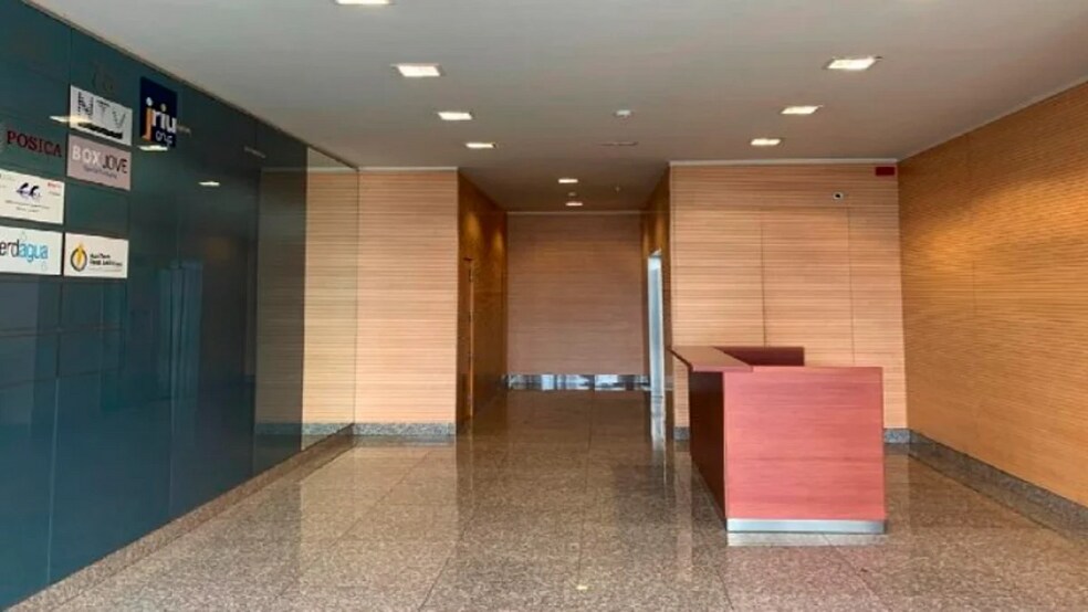 Carrer Ivars d'Urgell, 10, Lleida, Lérida en venta - Vestíbulo - Imagen 2 de 2