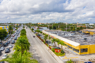 2001-2039 NE 163rd St, Miami, FL - vista aérea  vista de mapa - Image1