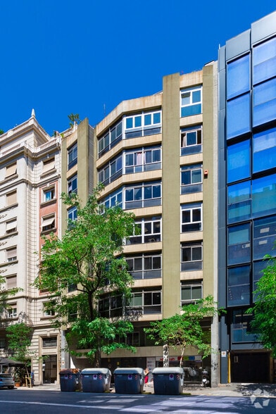 Oficina en Barcelona, Barcelona en alquiler - Foto del edificio - Imagen 2 de 6