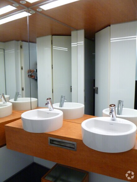 Calle de Méndez Álvaro, 56, Madrid, Madrid en alquiler - Foto del edificio - Imagen 3 de 18