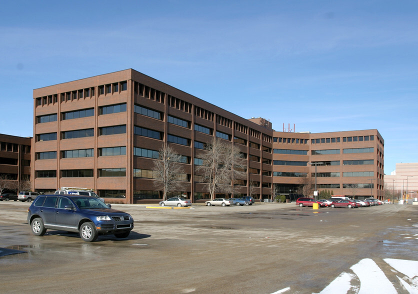 2051 Killebrew Dr, Bloomington, MN en alquiler - Foto del edificio - Imagen 3 de 10