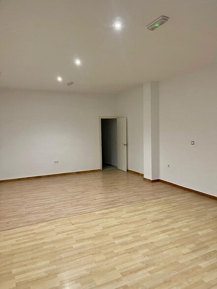 Local en Córdoba, Córdoba en alquiler - Foto del interior - Imagen 3 de 8