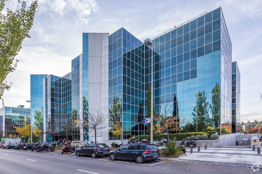 Avenida Partenón, 4-6, Madrid, Madrid en alquiler - Foto del edificio - Imagen 3 de 22