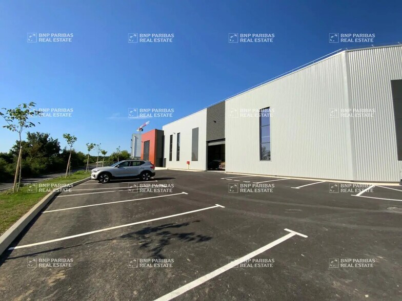 25 Rue Du Mollaret, Saint-Quentin-Fallavier en venta - Foto del edificio - Imagen 1 de 16