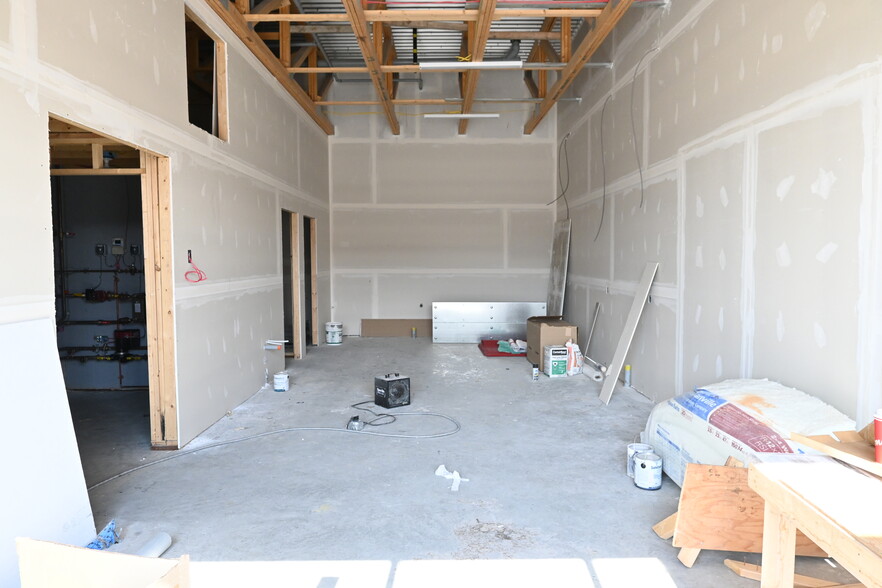 174 Leva Ave, Red Deer County, AB en alquiler - Foto del interior - Imagen 3 de 6