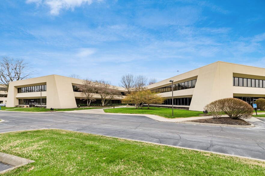 130 E Wilson Bridge Rd, Worthington, OH en alquiler - Foto del edificio - Imagen 1 de 12