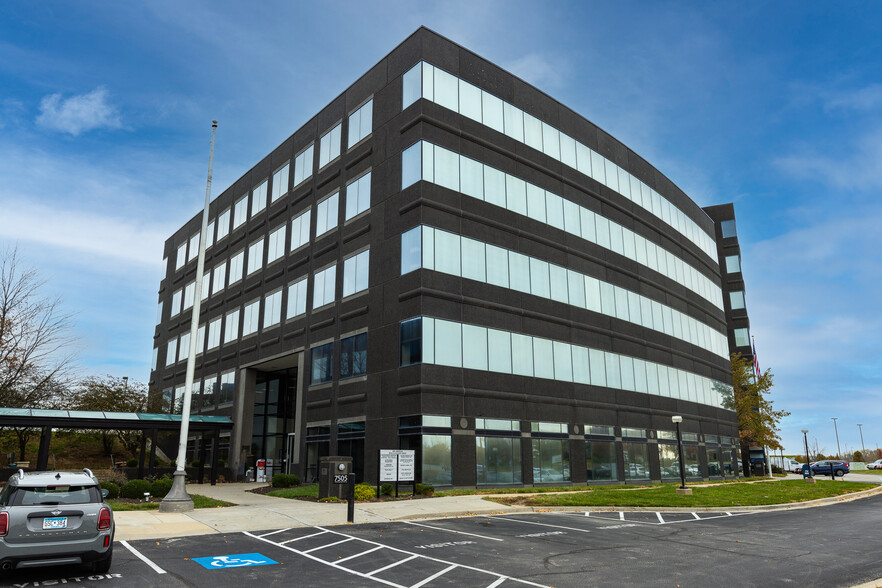 7505 NW Tiffany Springs Pky, Kansas City, MO en alquiler - Foto del edificio - Imagen 1 de 16