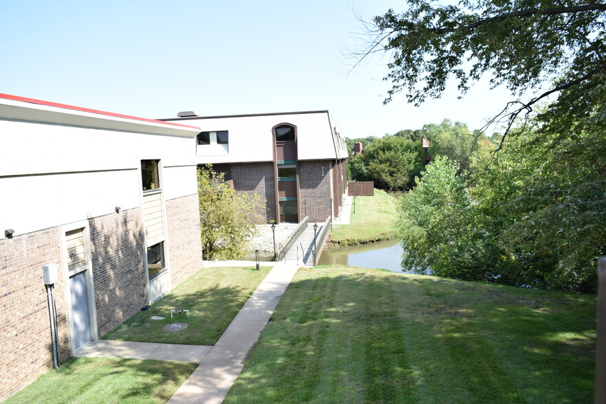 240 N Rock Rd, Wichita, KS en alquiler - Foto del edificio - Imagen 2 de 6