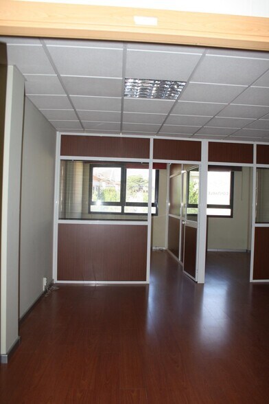 Oficina en Castilleja de la Cuesta, Sevilla en venta - Foto del interior - Imagen 3 de 12