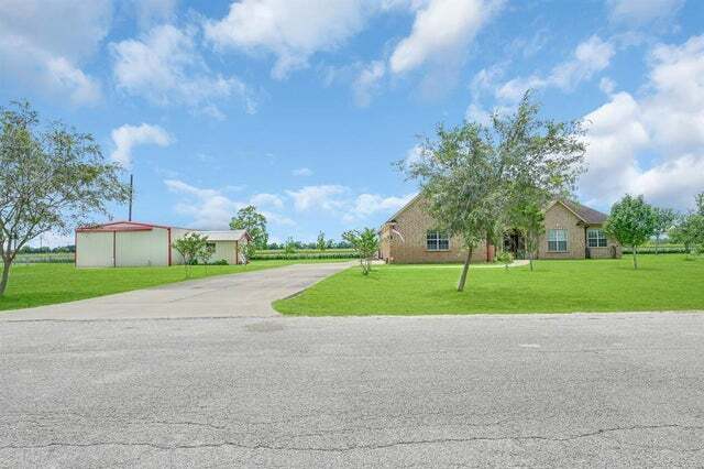 9022 Dixie Ln, Needville, TX en venta - Foto del edificio - Imagen 2 de 4