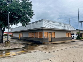 7004 Siegen Ln, Baton Rouge, LA en alquiler Foto del edificio- Imagen 2 de 4