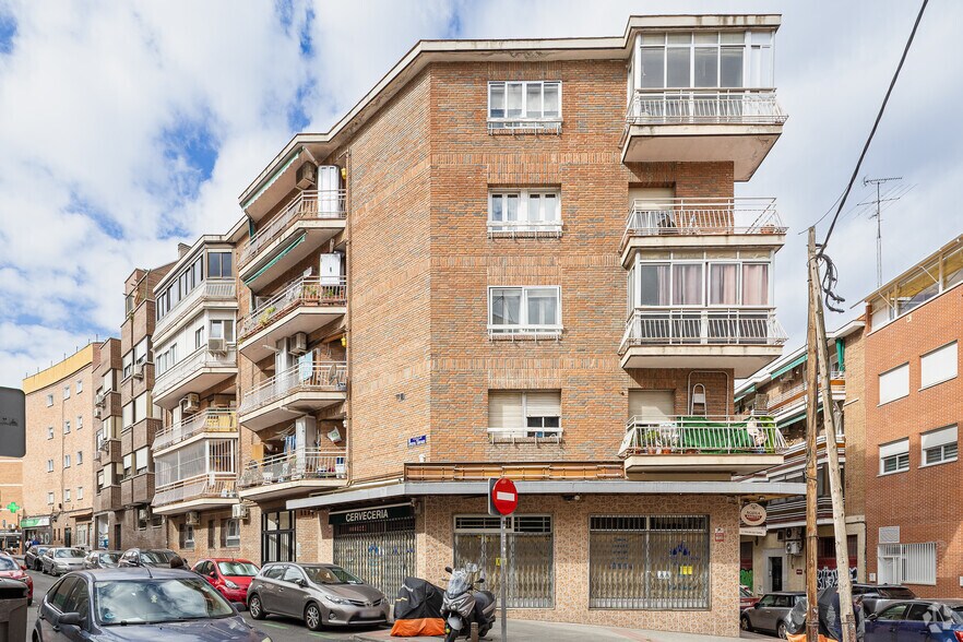Calle Apóstol Santiago, 49, Madrid, Madrid en venta - Foto principal - Imagen 1 de 2