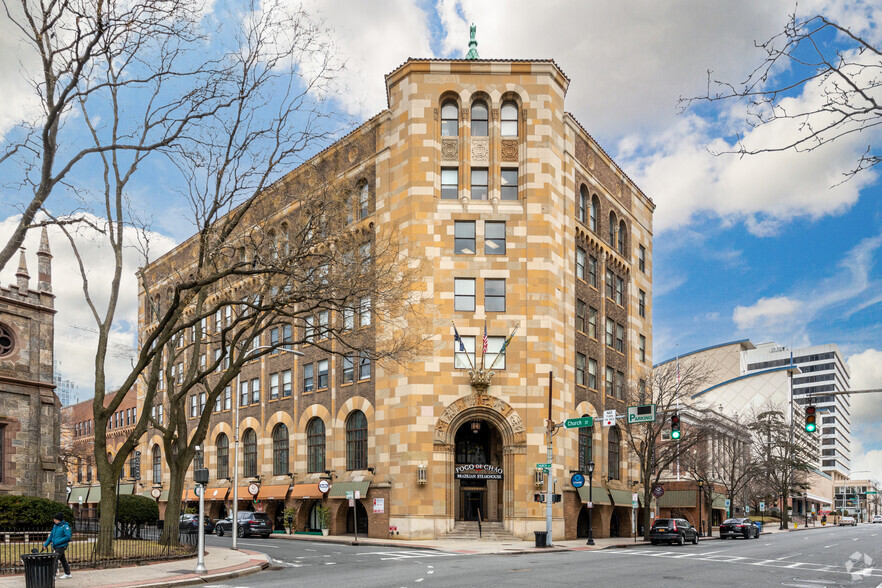 235-245 Main St, White Plains, NY en alquiler - Foto del edificio - Imagen 2 de 12