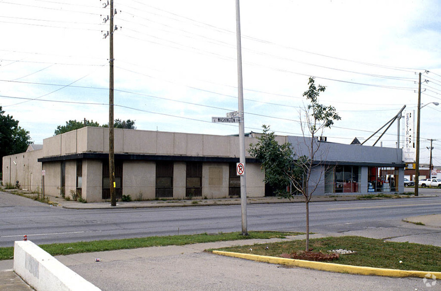 2419-2421 E Washington St, Indianapolis, IN en alquiler - Foto del edificio - Imagen 3 de 5