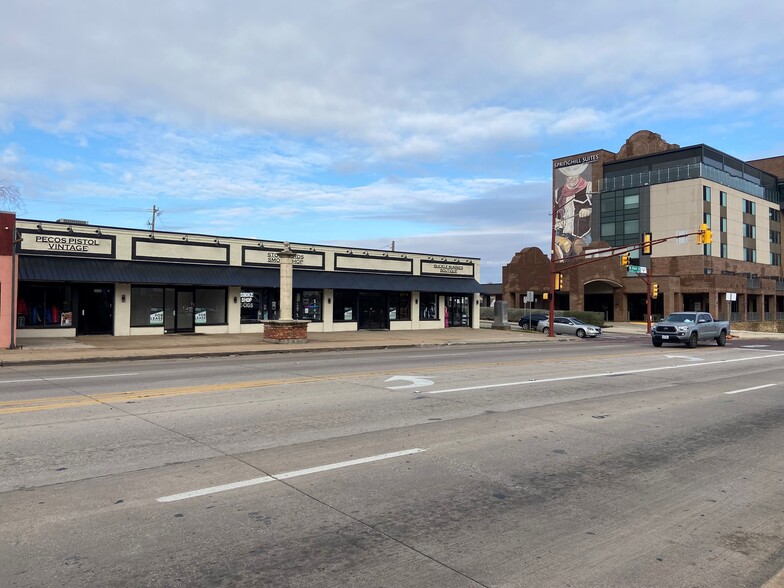 2245 N Main St, Fort Worth, TX en alquiler - Foto del edificio - Imagen 1 de 6