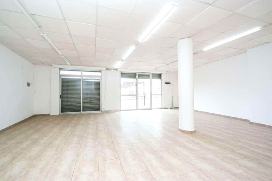 Edificio residencial en Castellar del Vallès, Barcelona en venta - Foto del interior - Imagen 1 de 4