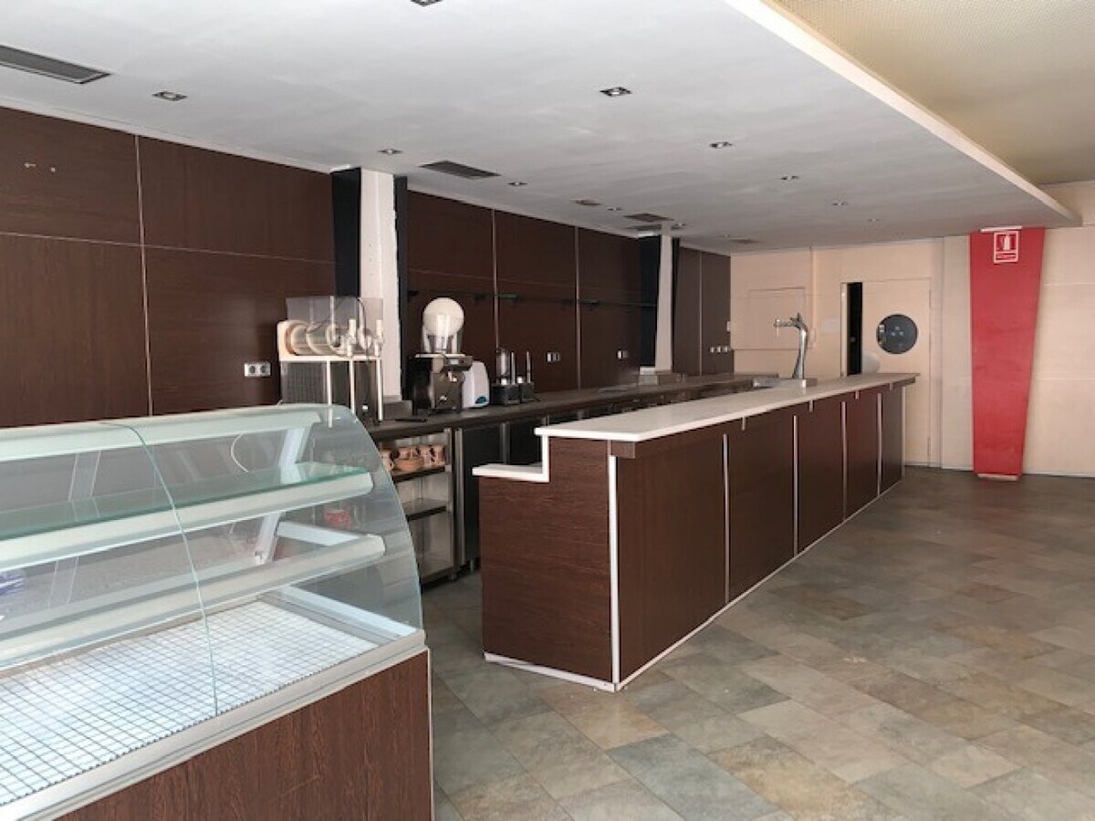 El Vendrell, TAR 43700 - - - Foto del interior - Image 2 of 4