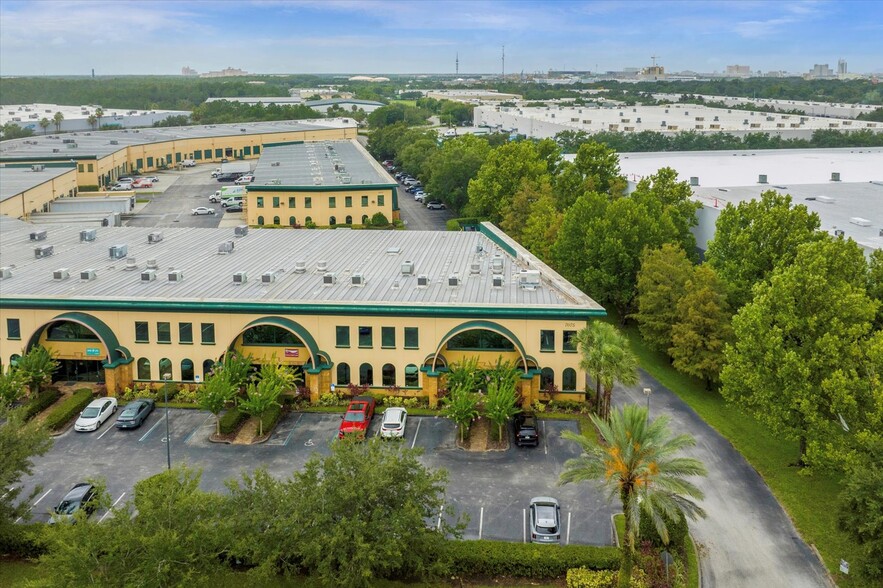 7075 Kingspointe Pky, Orlando, FL en alquiler - Foto del edificio - Imagen 3 de 38