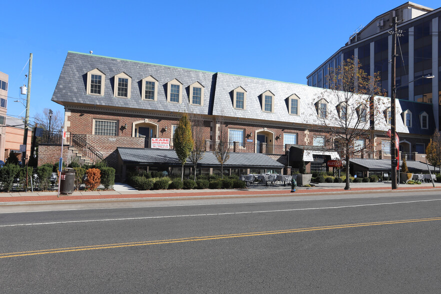 5247 Wisconsin Ave NW, Washington, DC en alquiler - Foto del edificio - Imagen 3 de 8