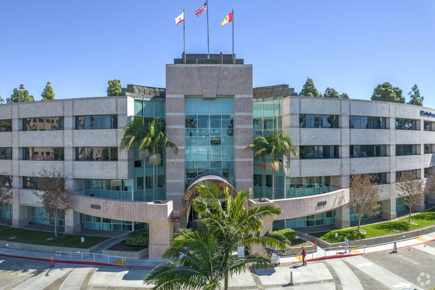 8899 University Center Ln, San Diego, CA en alquiler - Foto del edificio - Imagen 2 de 8