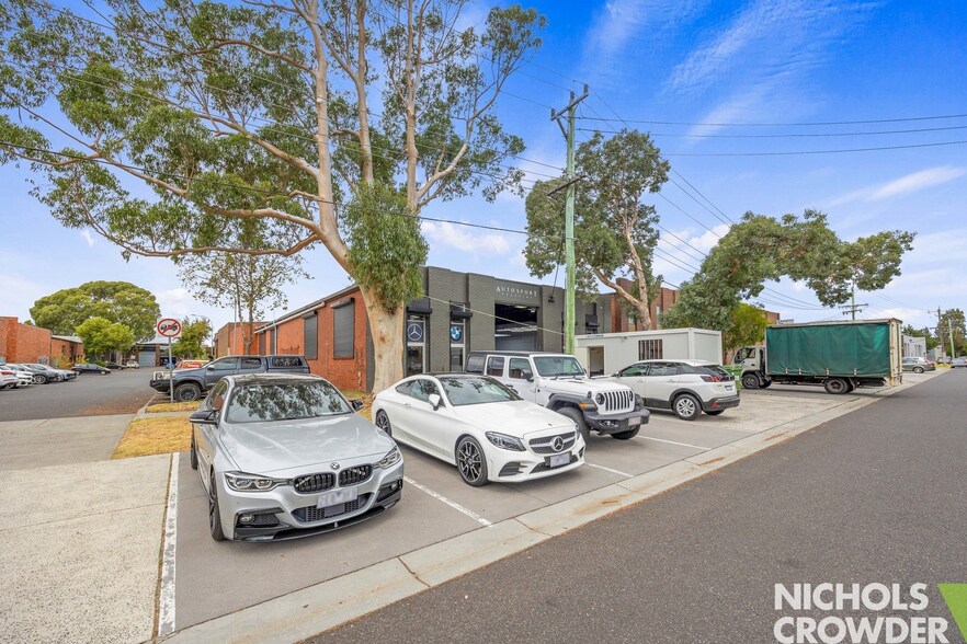 16 Taunton Dr, Cheltenham en alquiler - Foto del edificio - Imagen 2 de 4