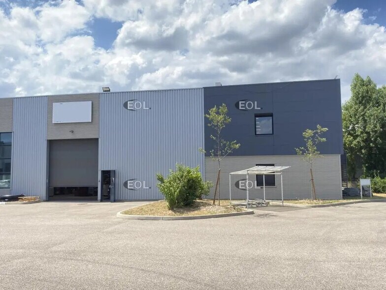 Flex en Saint-Priest en alquiler - Foto del edificio - Imagen 3 de 16