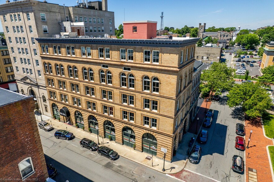 555 Pleasant St, New Bedford, MA en venta - Foto del edificio - Imagen 3 de 56