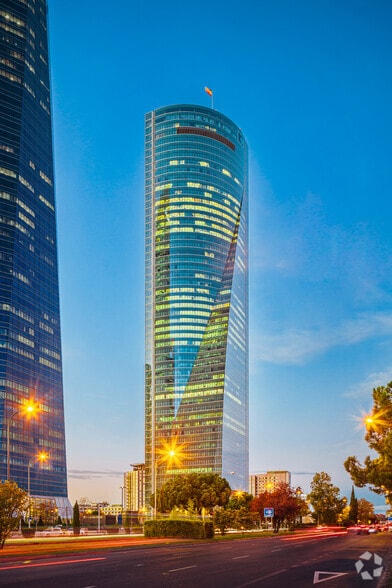 Paseo Castellana, 259, Madrid, Madrid en alquiler - Foto del edificio - Imagen 3 de 5