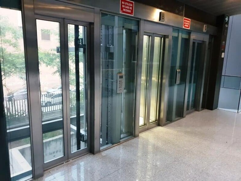 Oficina en SEVILLA en venta - Foto del edificio - Imagen 2 de 3