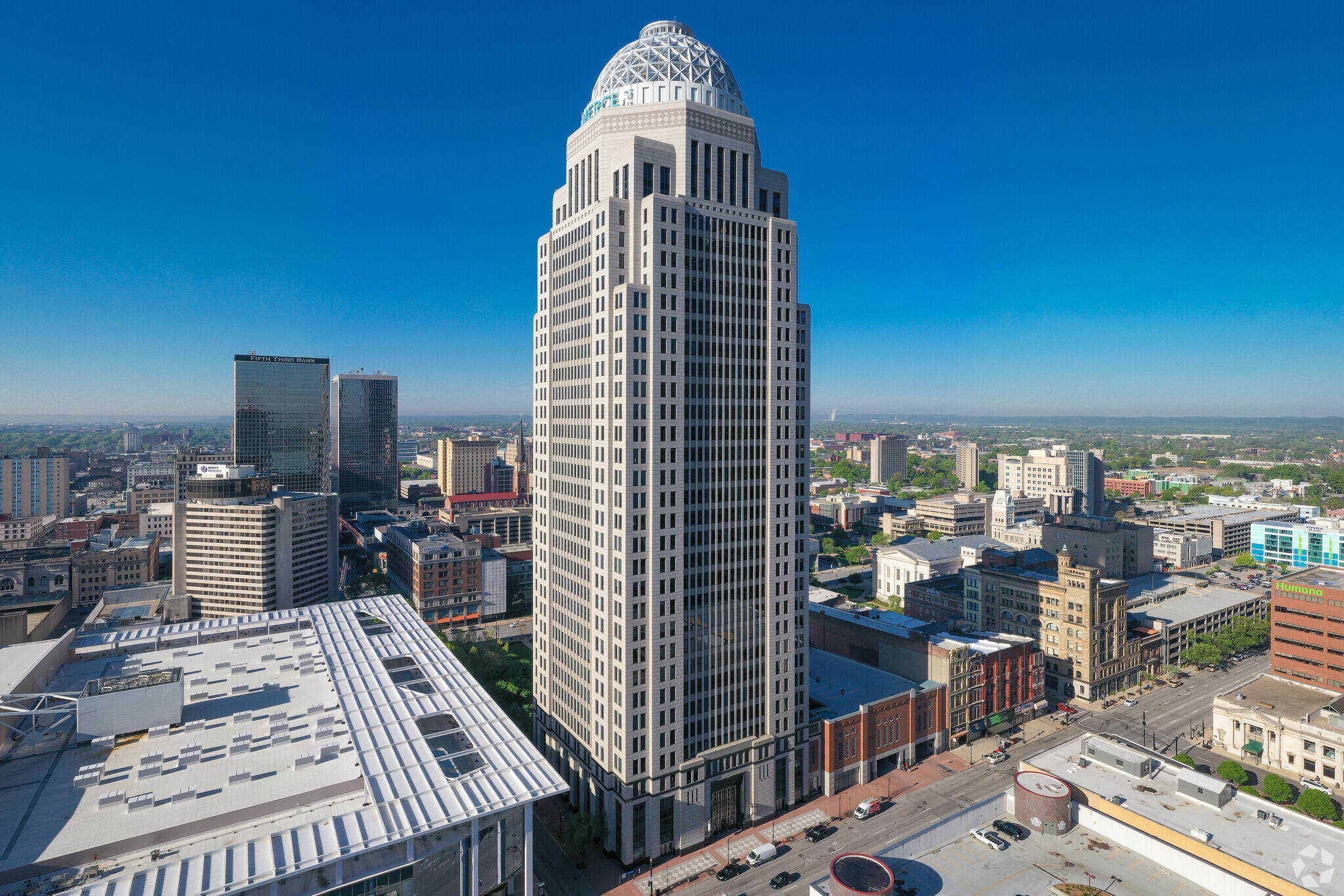 400 W Market St, Louisville, KY en alquiler Foto del edificio- Imagen 1 de 24