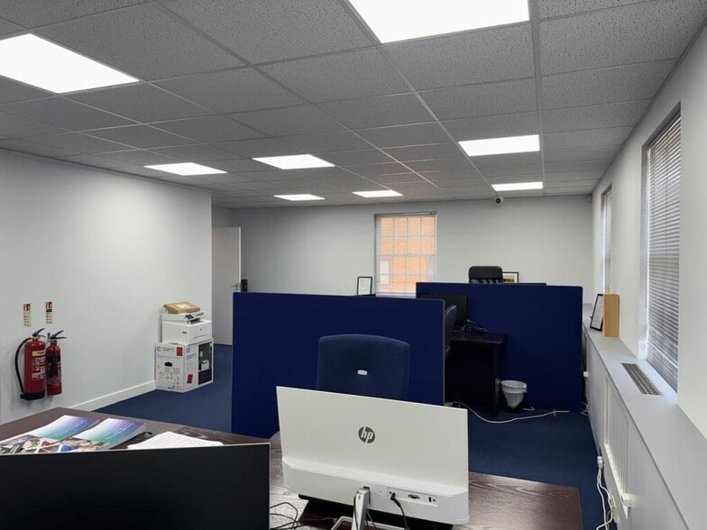 13 High St, Elstree en venta - Foto del interior - Imagen 3 de 13