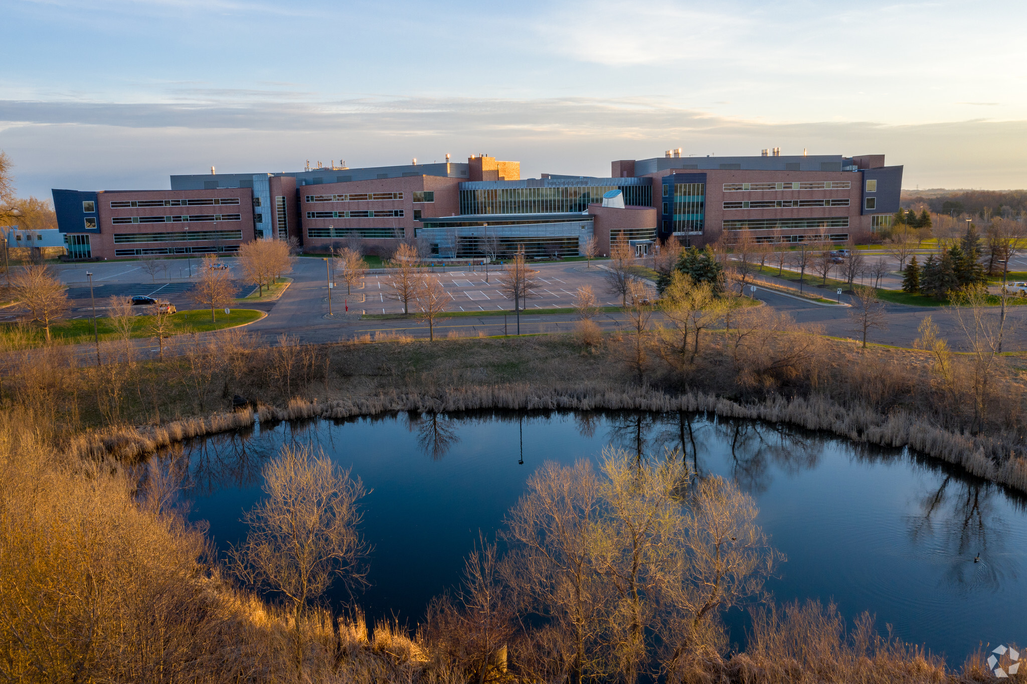 3510 Hopkins Pl N, Oakdale, MN en alquiler Foto del edificio- Imagen 1 de 11