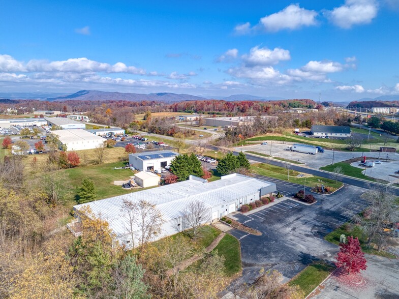 105 Industrial Dr, Christiansburg, VA en alquiler - Foto del edificio - Imagen 3 de 16