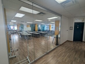 120 Eglinton Ave E, Toronto, ON en alquiler Foto del edificio- Imagen 1 de 4