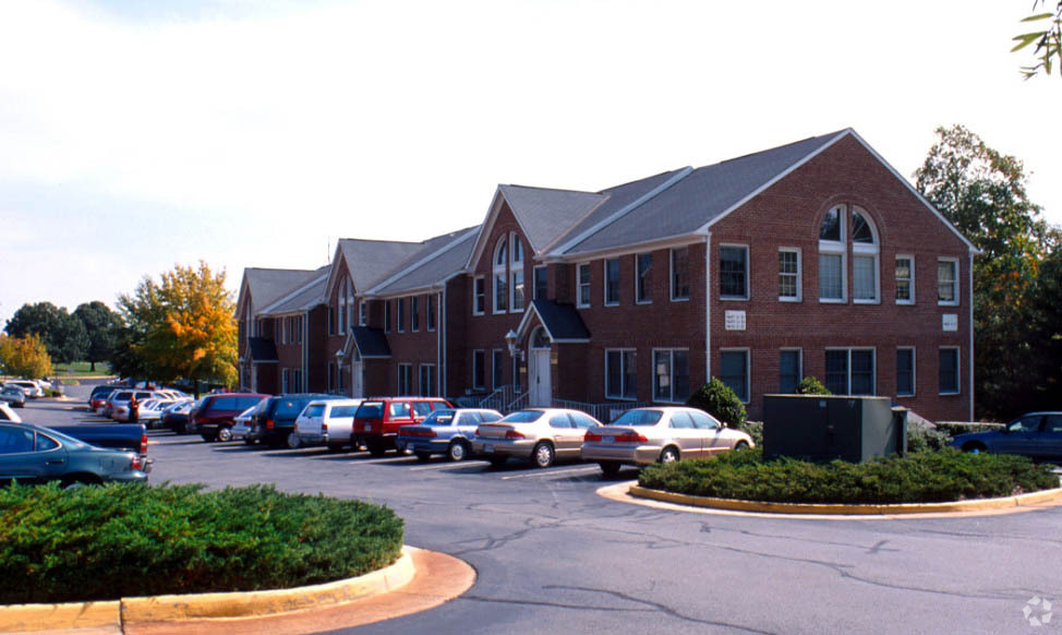 9668-9683 Main St, Fairfax, VA en alquiler - Foto del edificio - Imagen 3 de 48