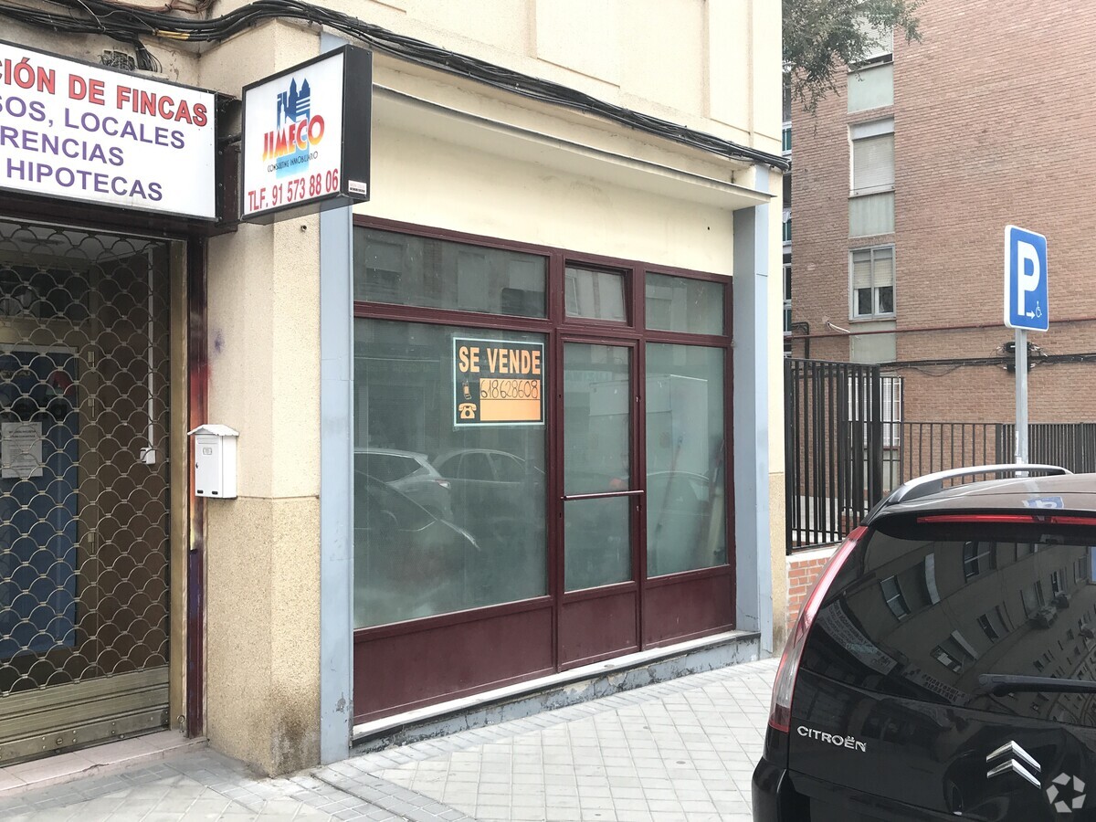 Calle De María Teresa Sáenz De Heredia, 36, Madrid, MAD 28017 - Unidad Puerta 04 -  - Foto del interior - Image 1 of 2