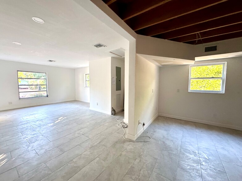 803 Myrtle Ter, Naples, FL en venta - Foto del edificio - Imagen 2 de 17