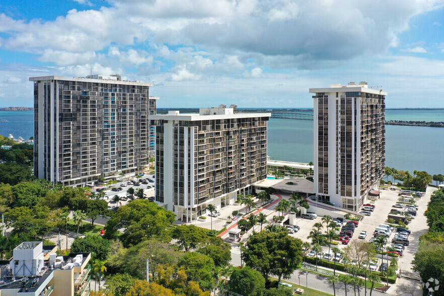 1901-1925 Brickell Ave, Miami, FL en alquiler - Foto del edificio - Imagen 2 de 3