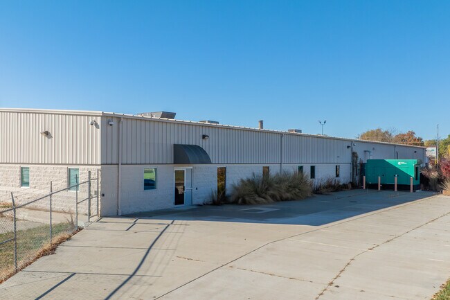 Más detalles de 200 Enterprise Dr, Pekin, IL - Flex para subasta